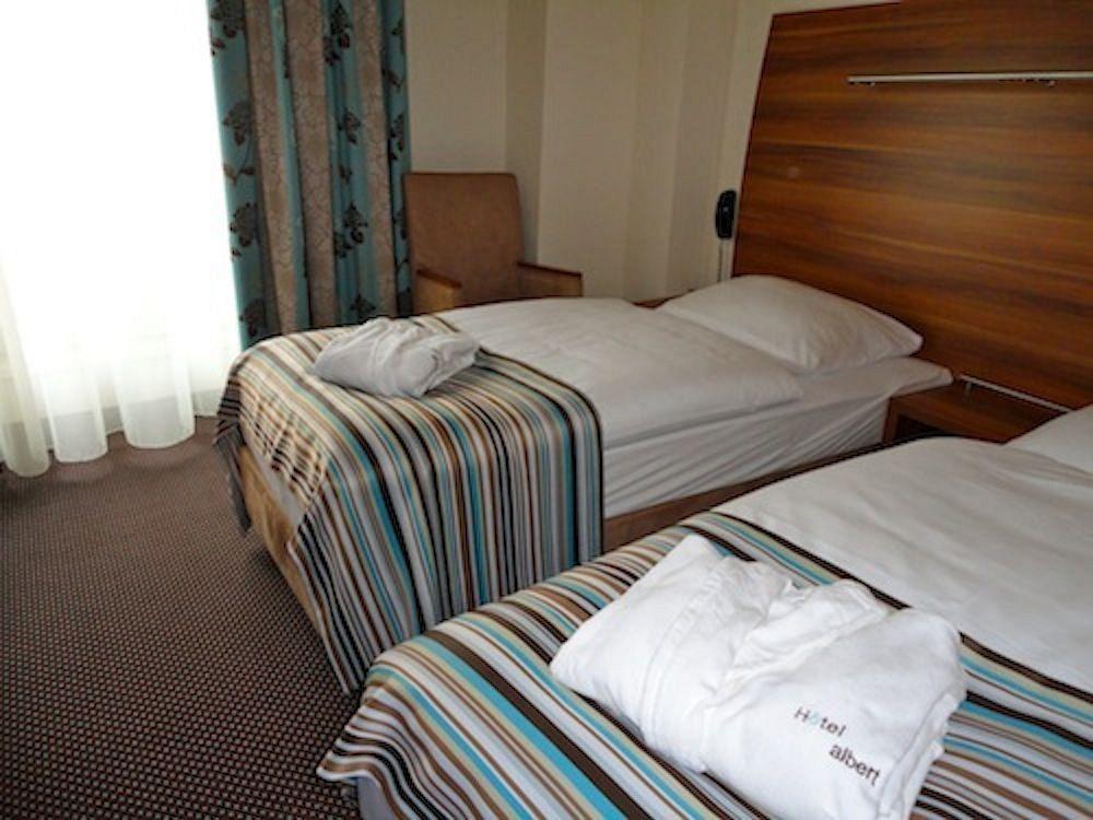 Albert Premier Hotel Bagnoles-de-l'Orne Eksteriør billede